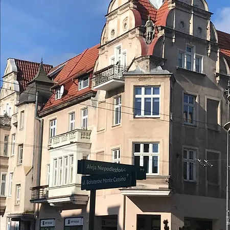 Za Zielonymi Drzwiami * Sopot
